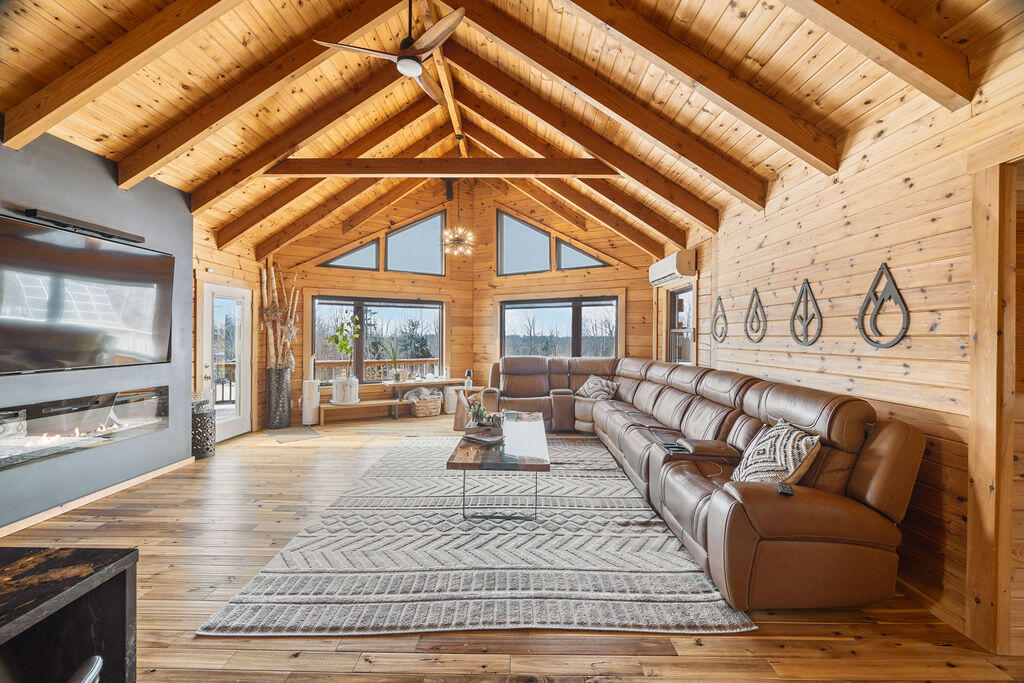 1277 Naples Road Harrison ME 04040