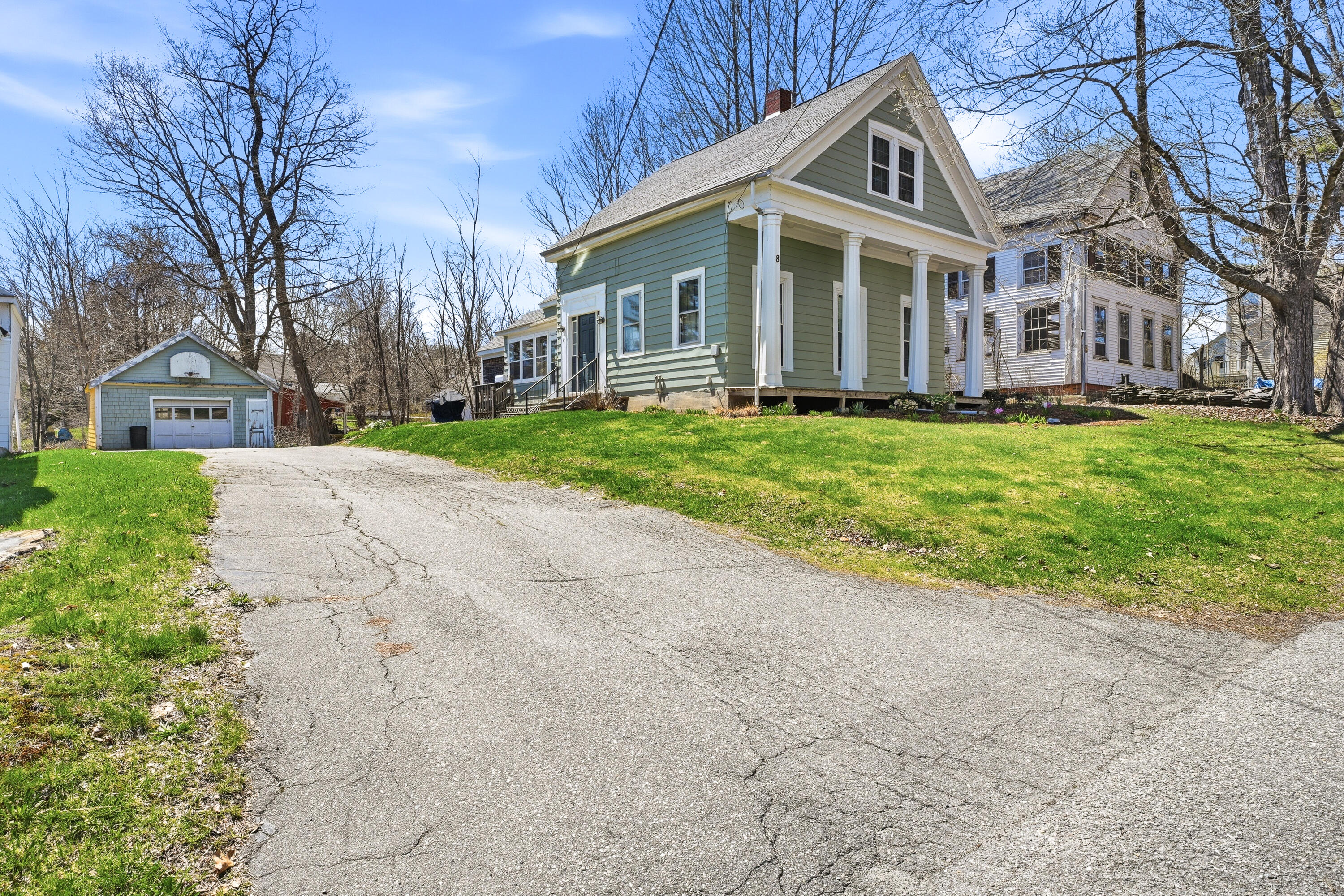 8 Baker Street Richmond ME 04357