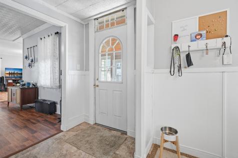 8 Baker Street Richmond ME 04357