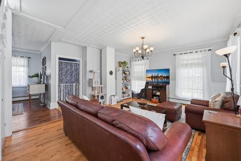 8 Baker Street Richmond ME 04357