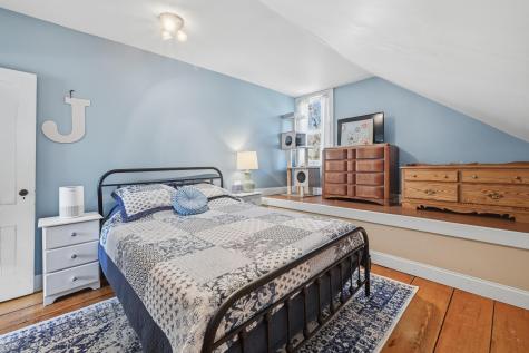 8 Baker Street Richmond ME 04357