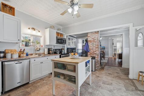 8 Baker Street Richmond ME 04357