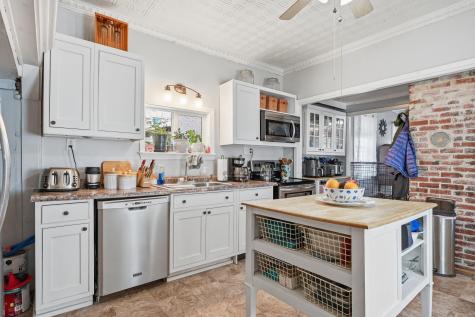 8 Baker Street Richmond ME 04357