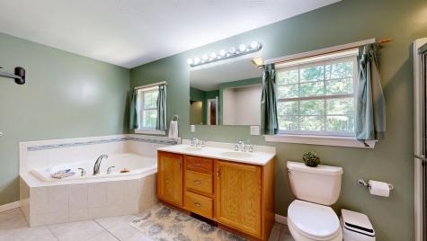 31 Pond Ridge Drive Lewiston ME 04240