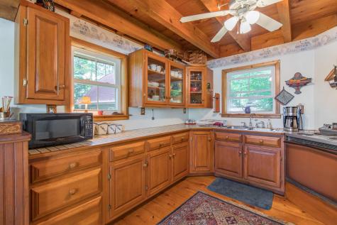 20 Muskrat Way Norway ME 04268