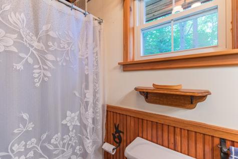 20 Muskrat Way Norway ME 04268