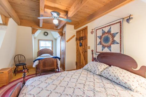 20 Muskrat Way Norway ME 04268