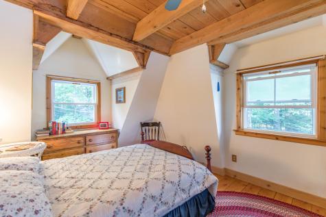 20 Muskrat Way Norway ME 04268