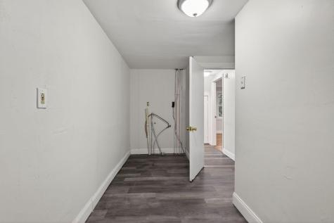 27 Bradford Road Wiscasset ME 04578