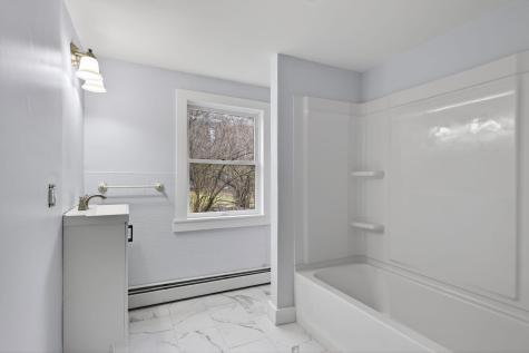 27 Bradford Road Wiscasset ME 04578