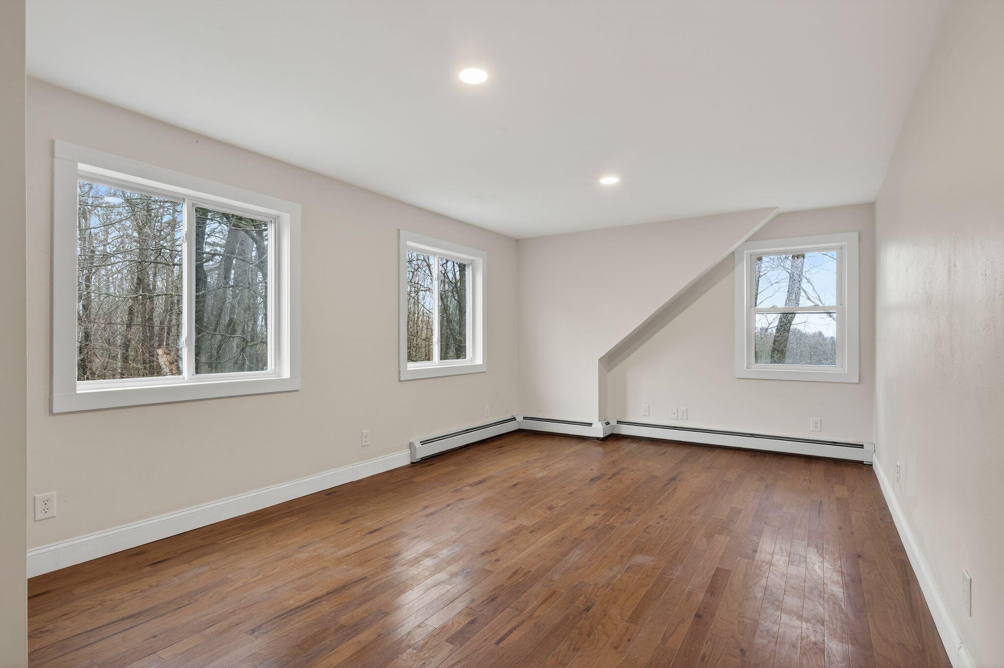 27 Bradford Road Wiscasset ME 04578