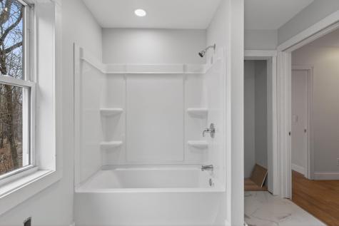 27 Bradford Road Wiscasset ME 04578