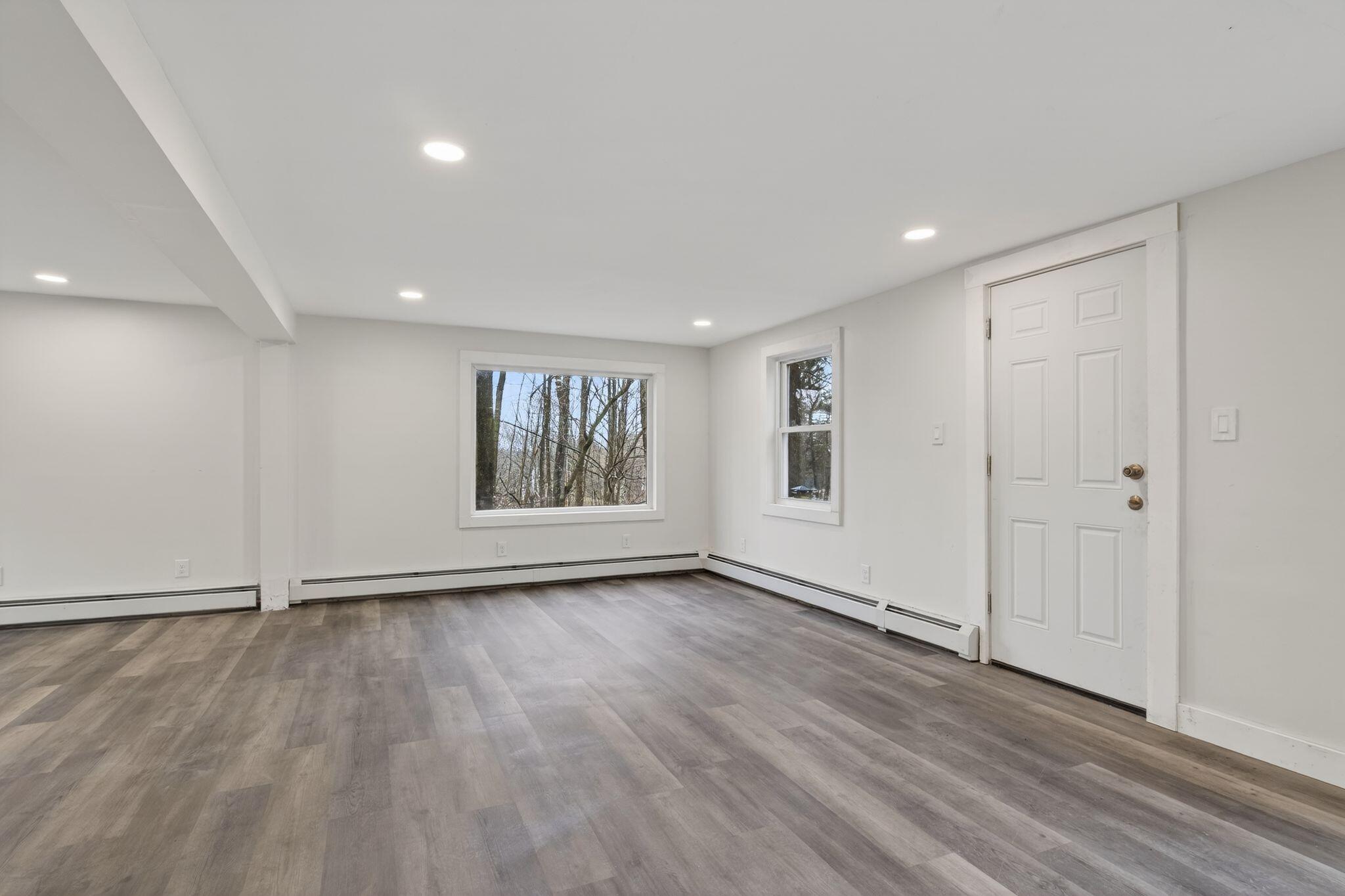 27 Bradford Road Wiscasset ME 04578