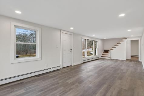 27 Bradford Road Wiscasset ME 04578