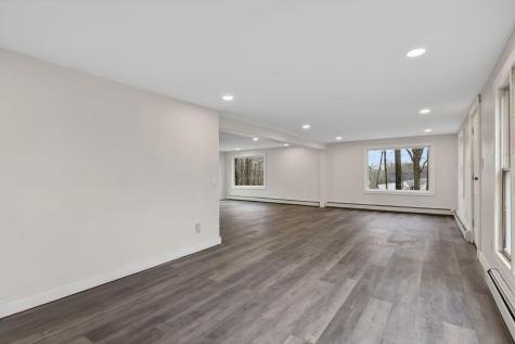 27 Bradford Road Wiscasset ME 04578