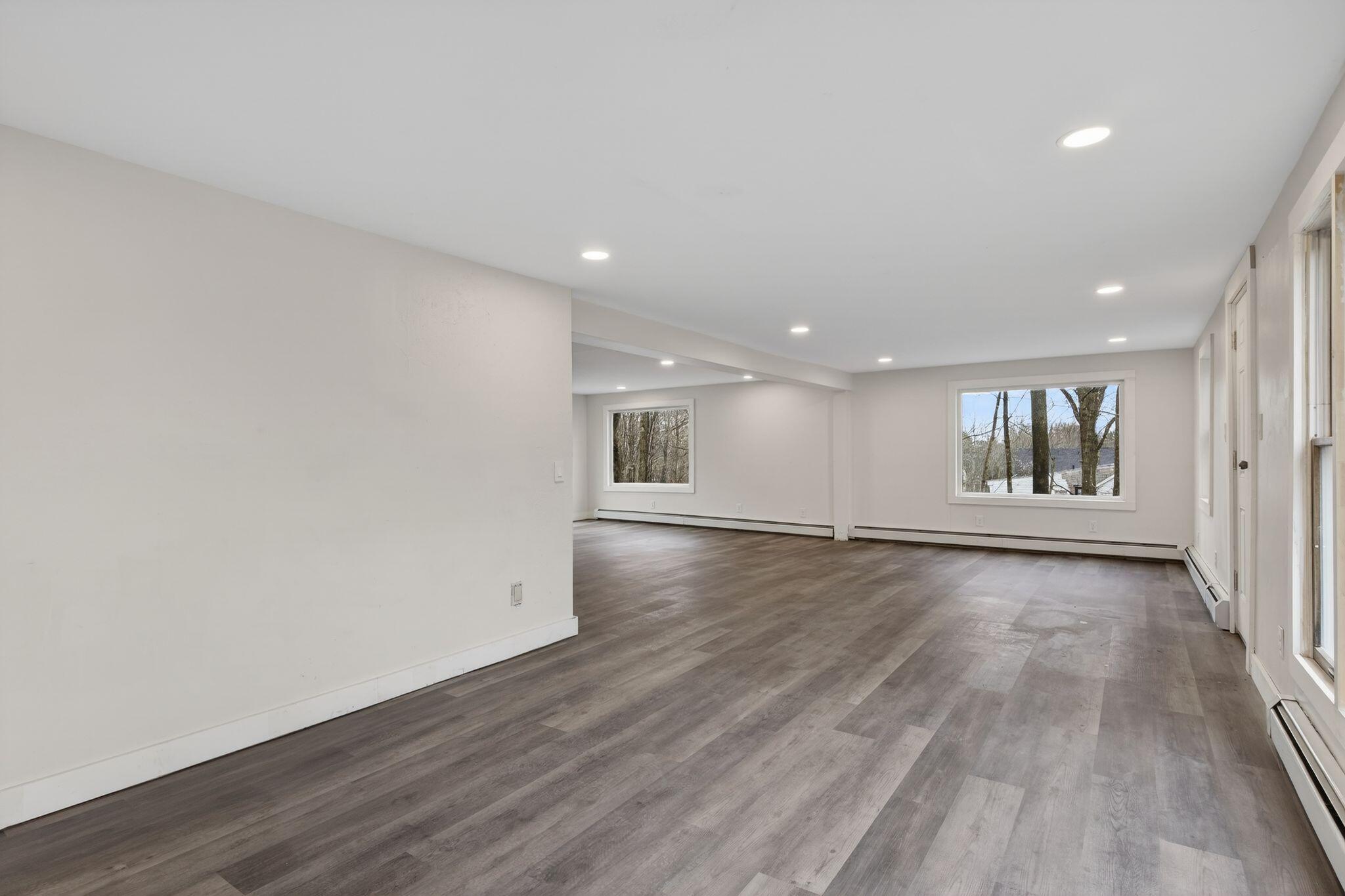 27 Bradford Road Wiscasset ME 04578
