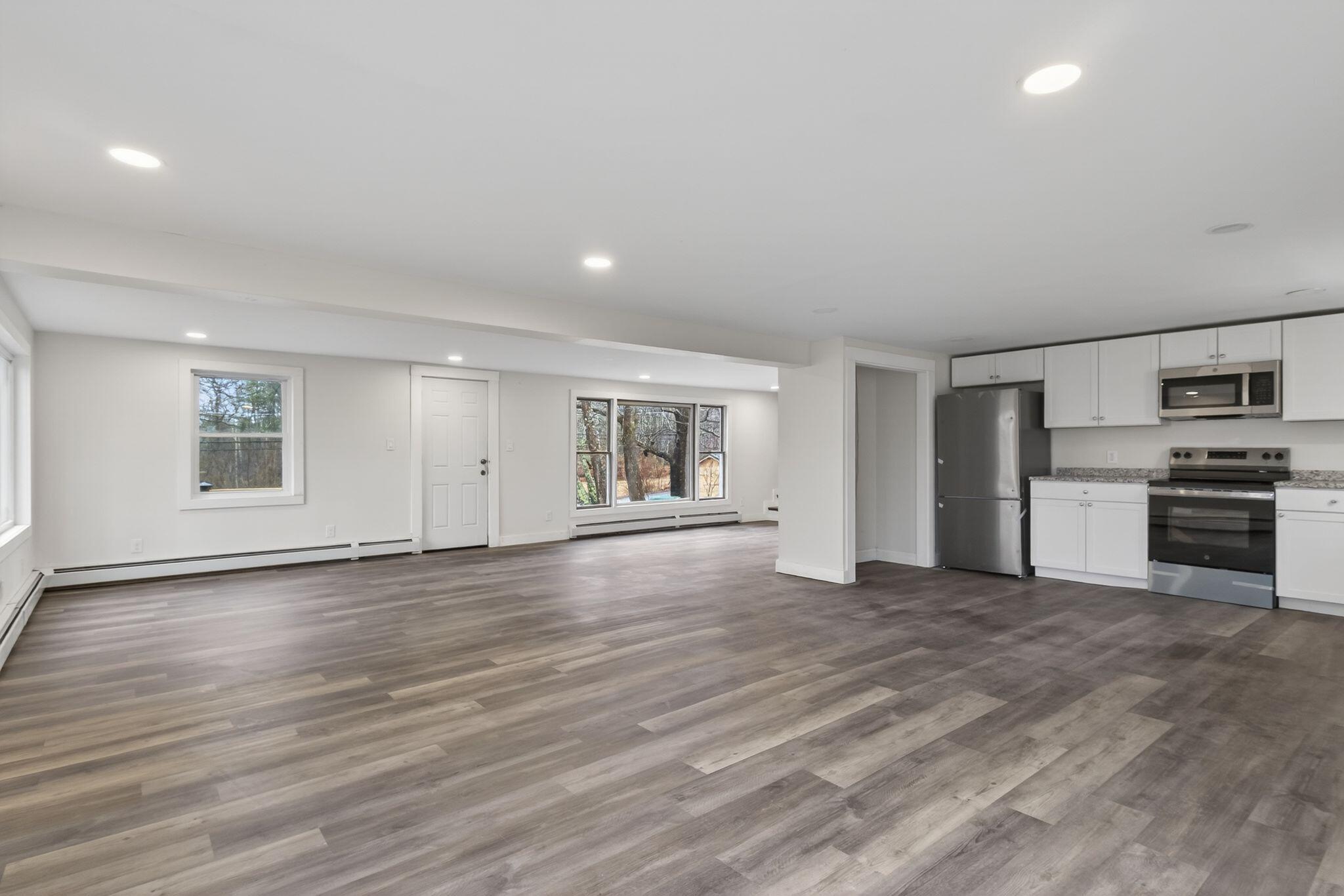 27 Bradford Road Wiscasset ME 04578
