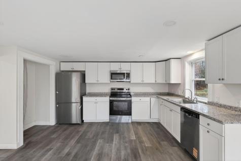 27 Bradford Road Wiscasset ME 04578