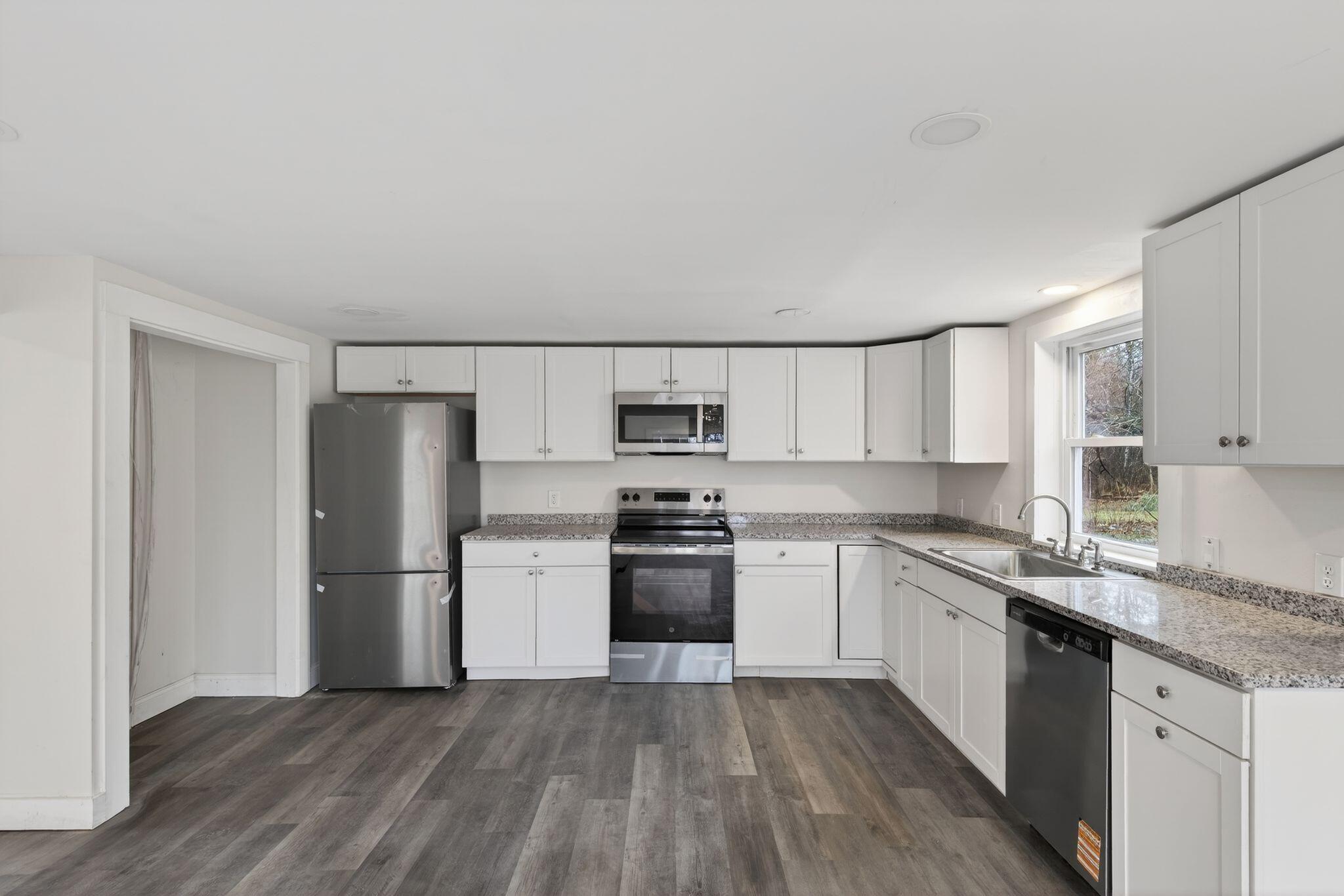 27 Bradford Road Wiscasset ME 04578