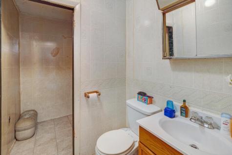 17 Fulton Street Auburn ME 04210