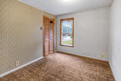 17 Fulton Street Auburn ME 04210