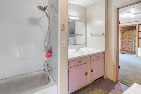 17 Fulton Street Auburn ME 04210