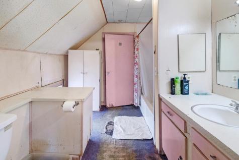 17 Fulton Street Auburn ME 04210