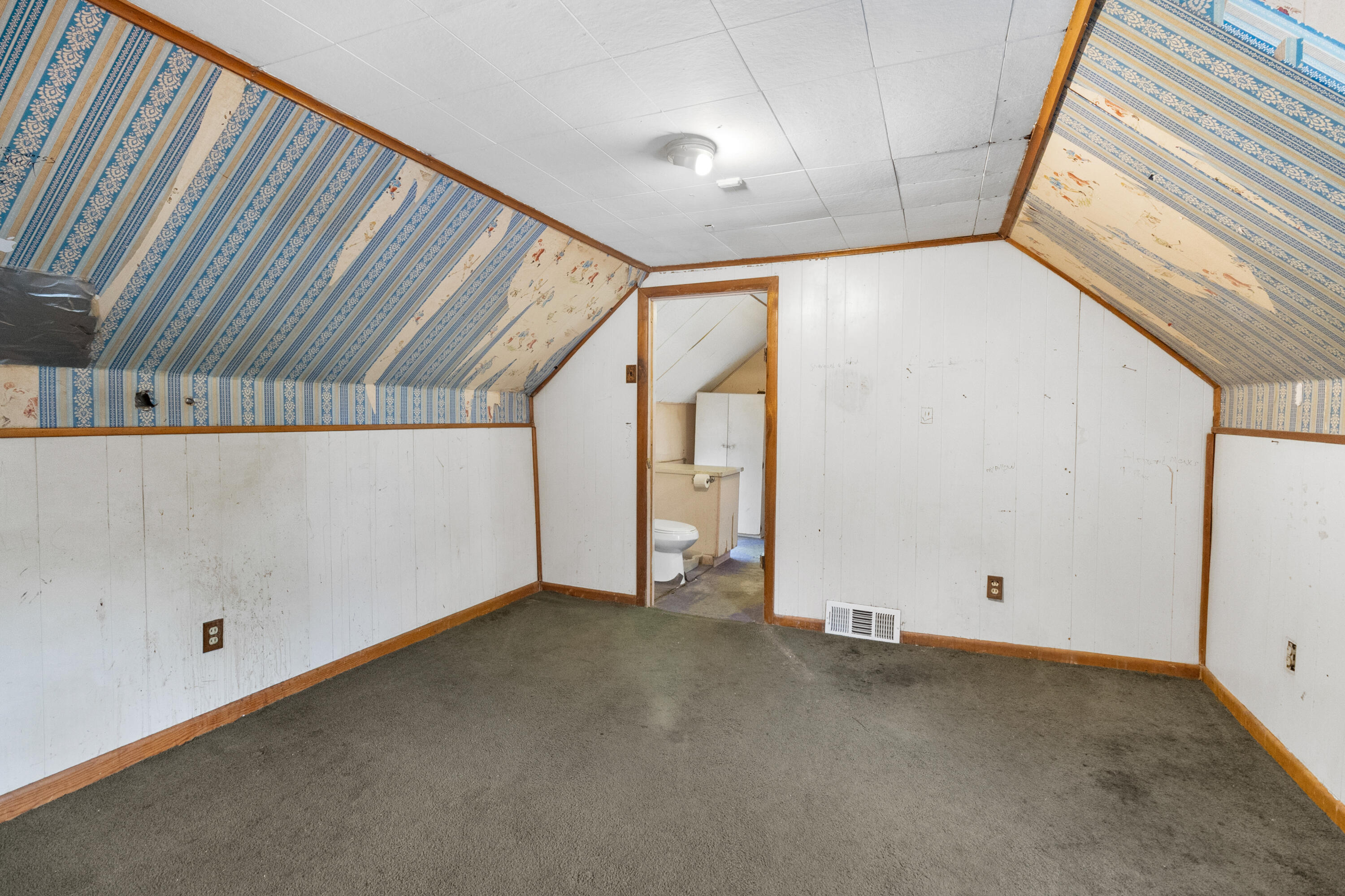 17 Fulton Street Auburn ME 04210