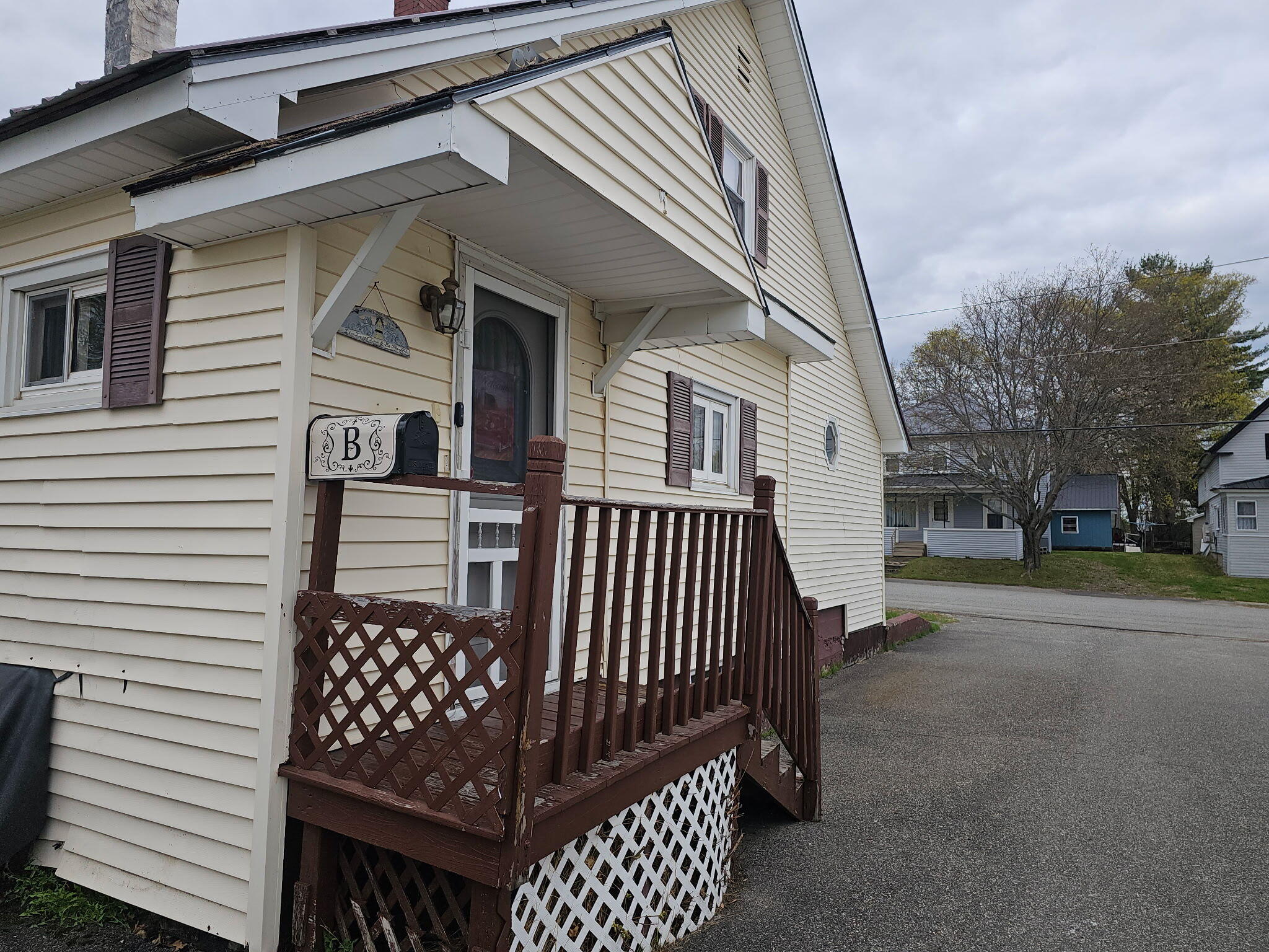22 Pine Street East Millinocket ME 04430