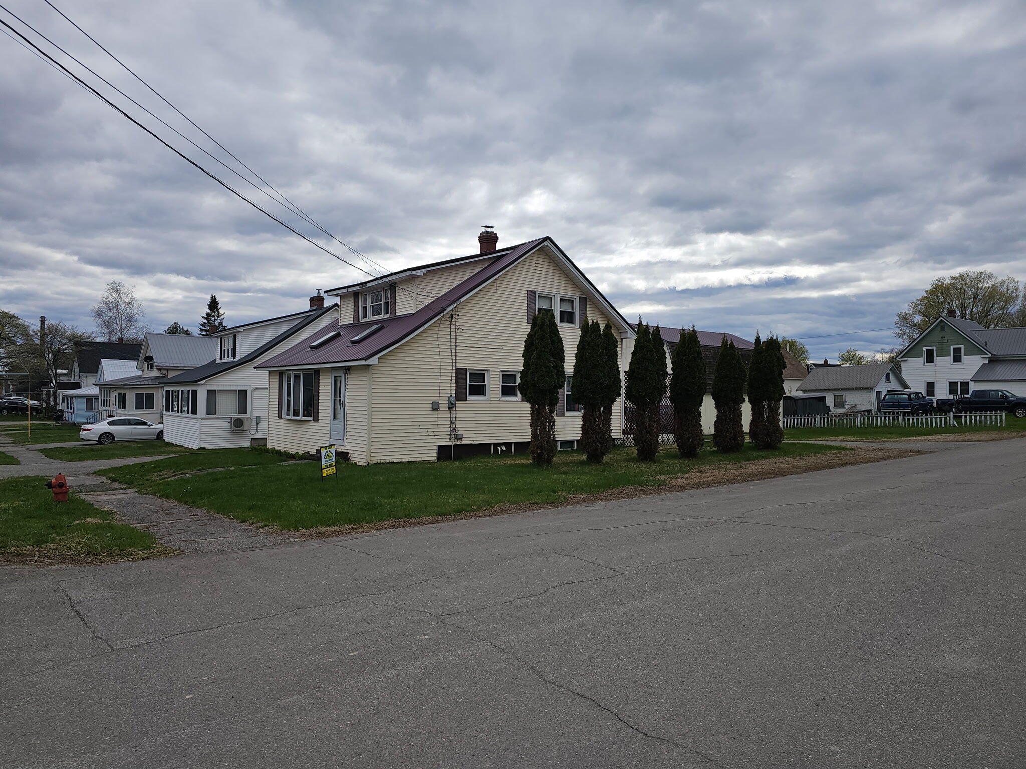 22 Pine Street East Millinocket ME 04430