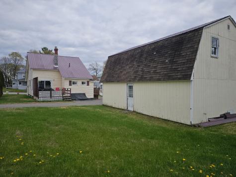 22 Pine Street East Millinocket ME 04430
