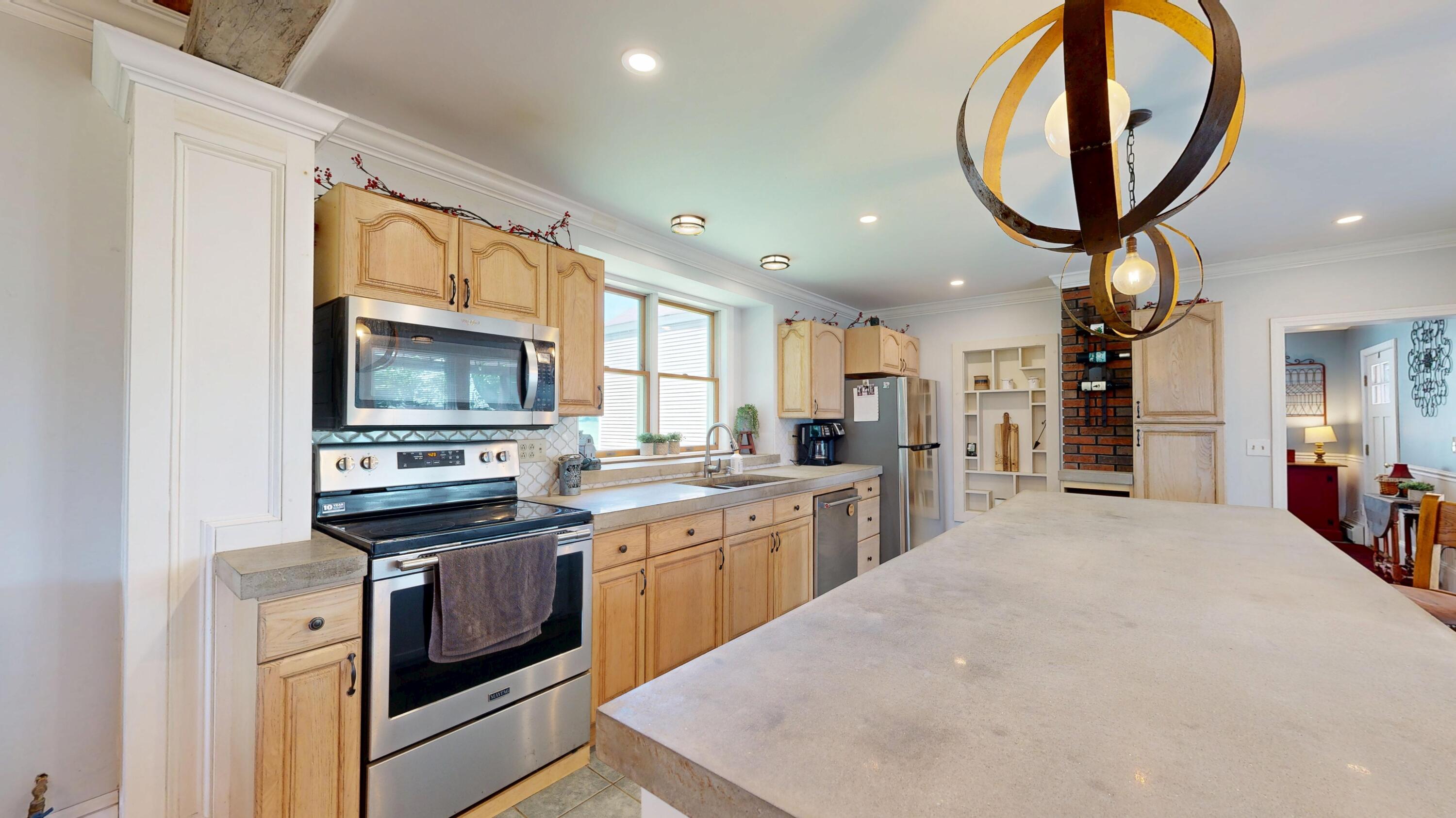 1011 North River Road Auburn ME 04210