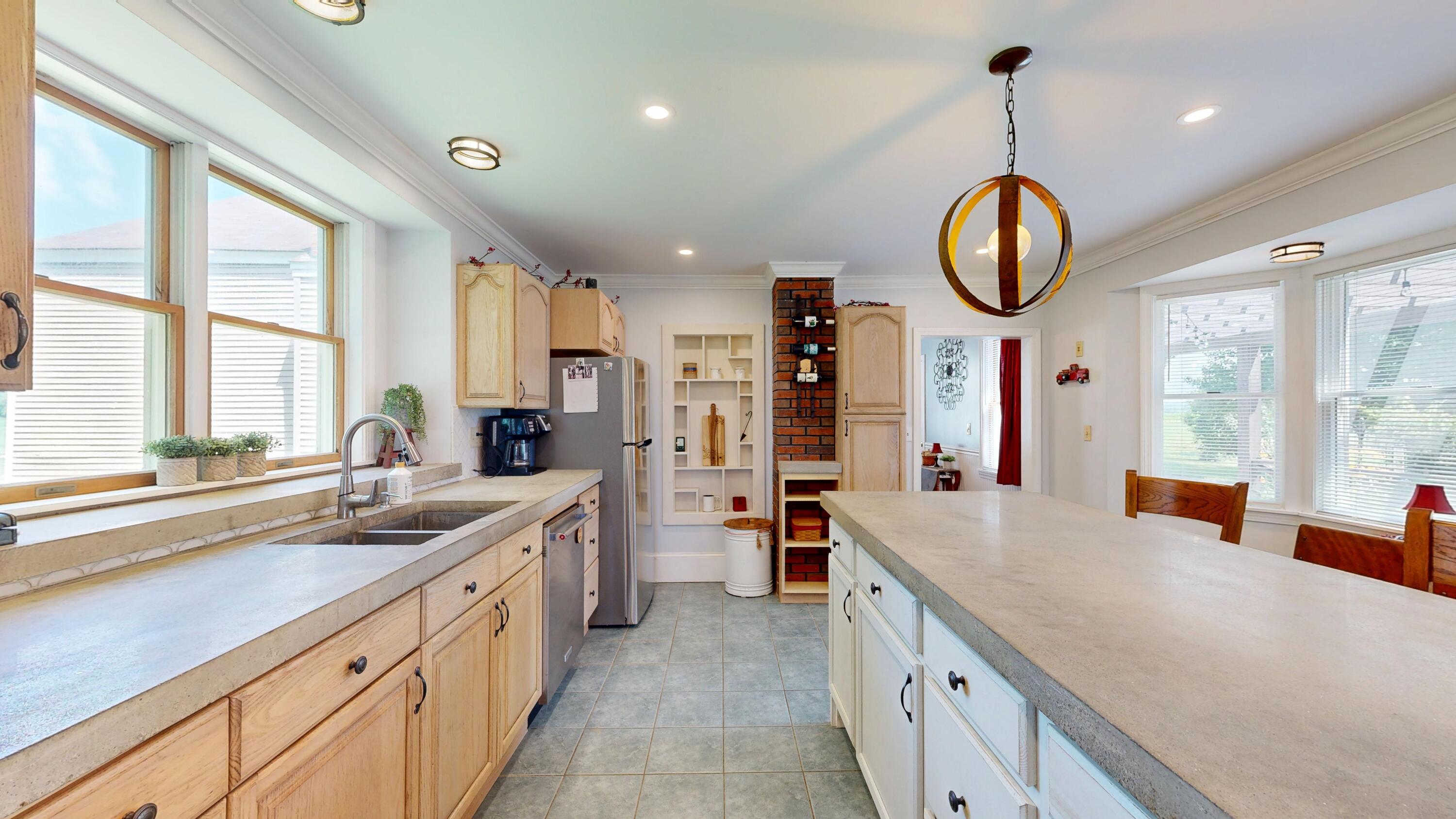 1011 North River Road Auburn ME 04210