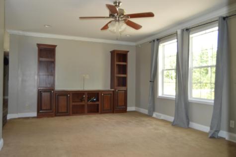 7 Portland Way Auburn ME 04210