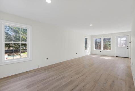 33 Pinecrest Lane Pittston ME 04345