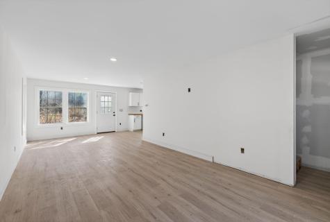 33 Pinecrest Lane Pittston ME 04345