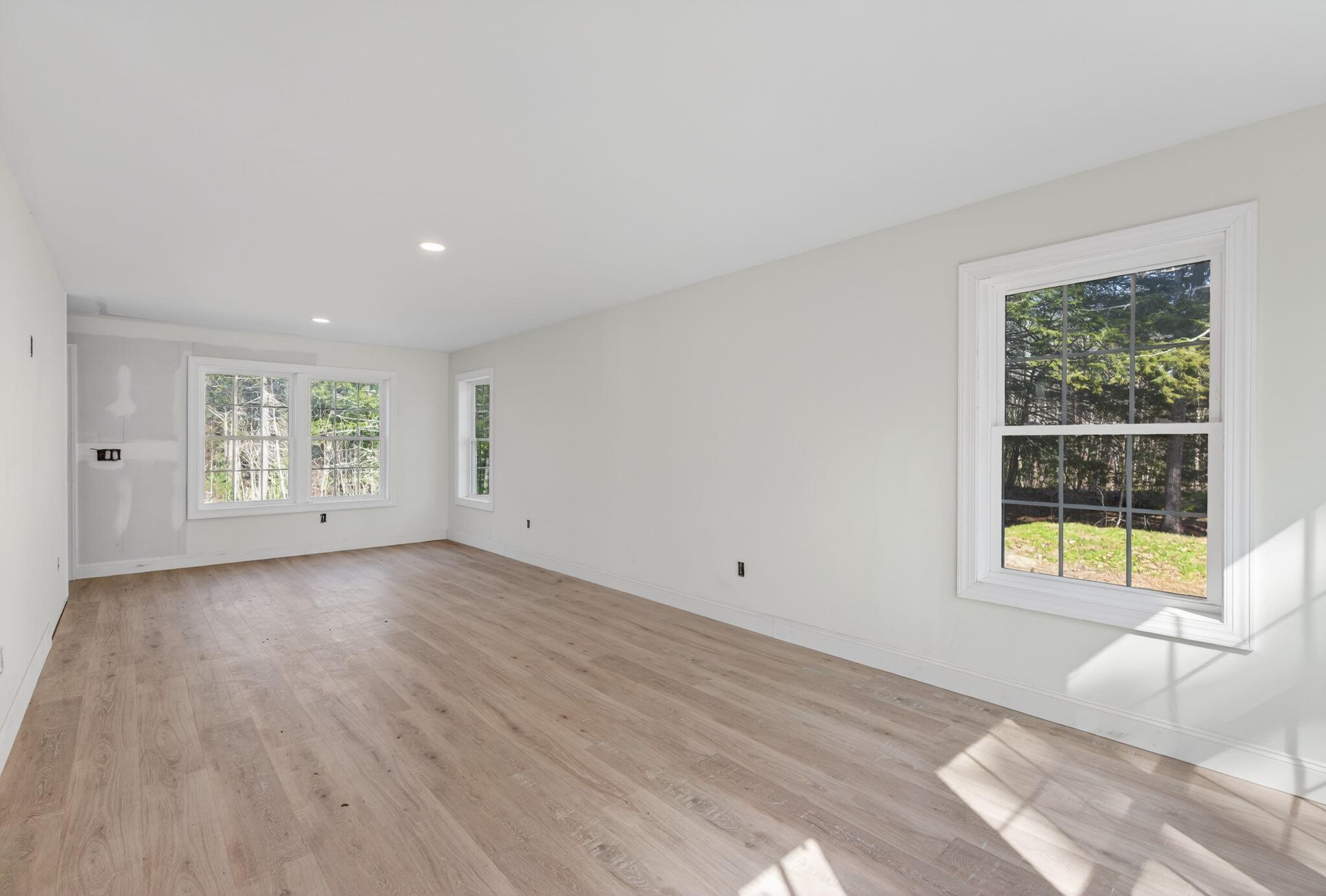 33 Pinecrest Lane Pittston ME 04345