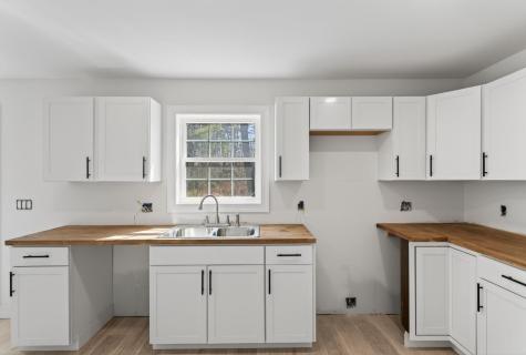 33 Pinecrest Lane Pittston ME 04345