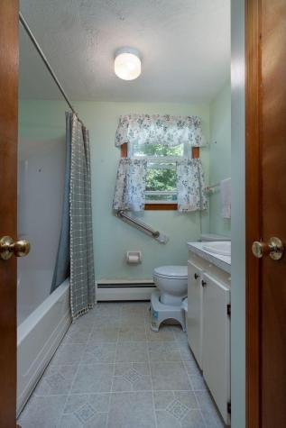 31 Sequoia Drive Freeport ME 04032