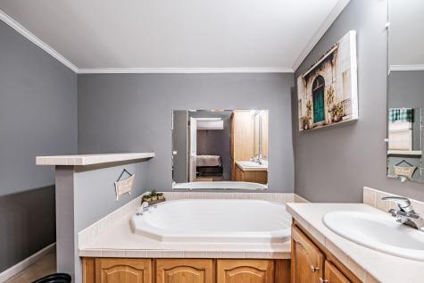 304 Dunn Road Norway ME 04268