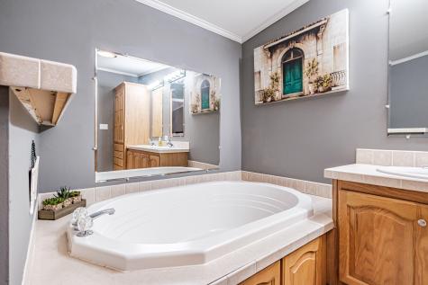 304 Dunn Road Norway ME 04268