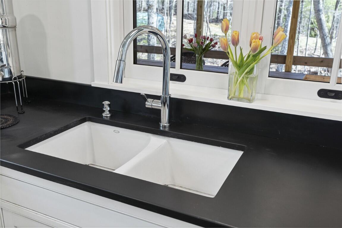 144 Merry Island Road Edgecomb ME 04556