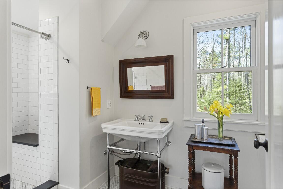 144 Merry Island Road Edgecomb ME 04556