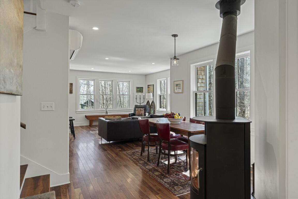 144 Merry Island Road Edgecomb ME 04556