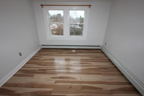 38 Smith Street Auburn ME 04210