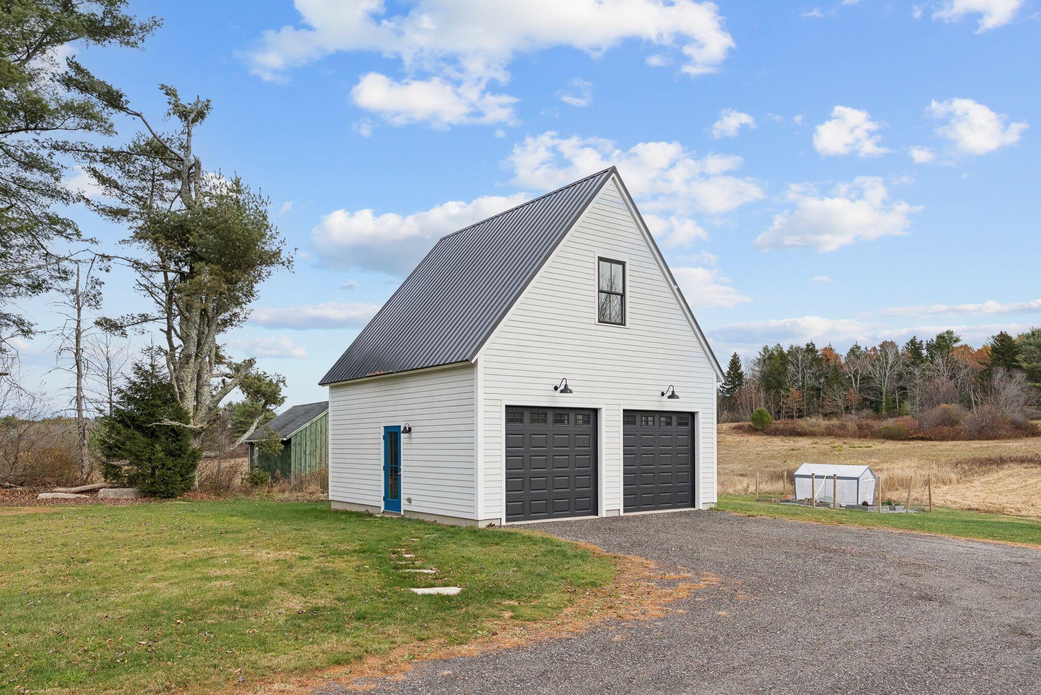 10 Round Hill Lane Brunswick ME 04011