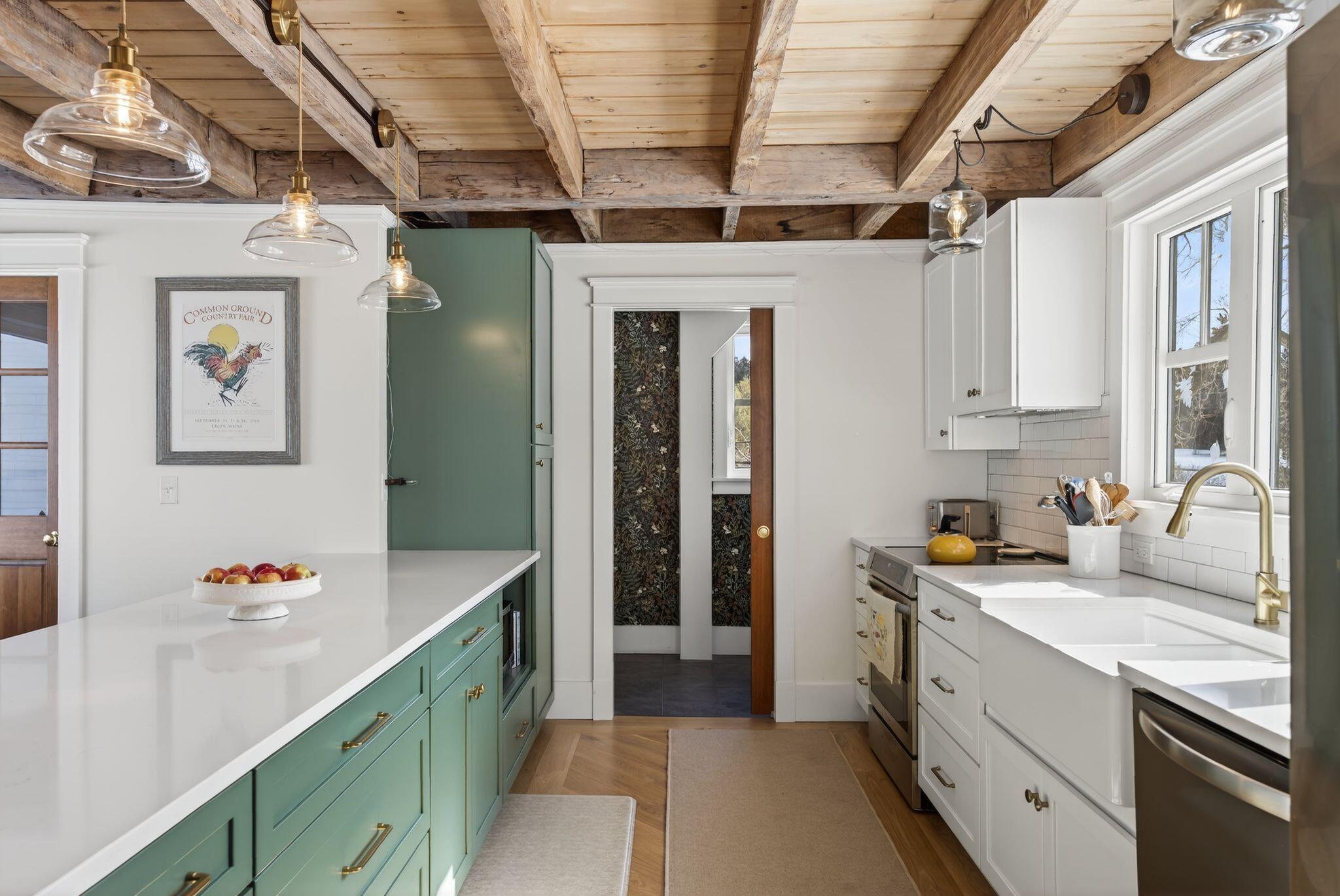 10 Round Hill Lane Brunswick ME 04011