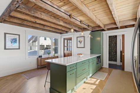 10 Round Hill Lane Brunswick ME 04011