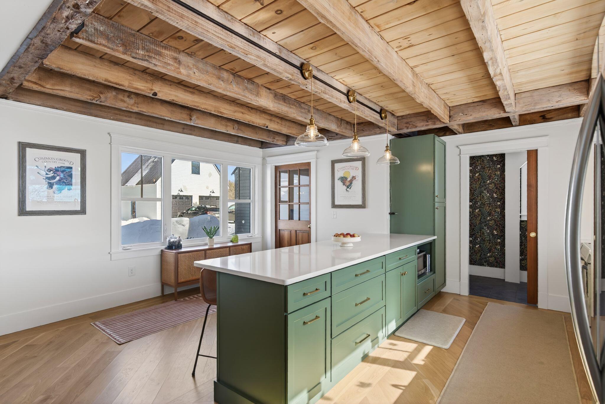 10 Round Hill Lane Brunswick ME 04011