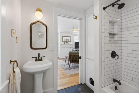 10 Round Hill Lane Brunswick ME 04011